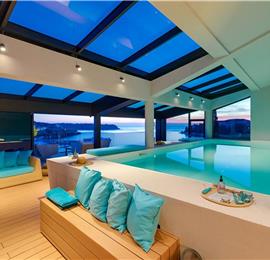 11 Bedroom Villa with Outdoor Pool and Indoor Penthouse Pool near Pula, sleeps 22-26